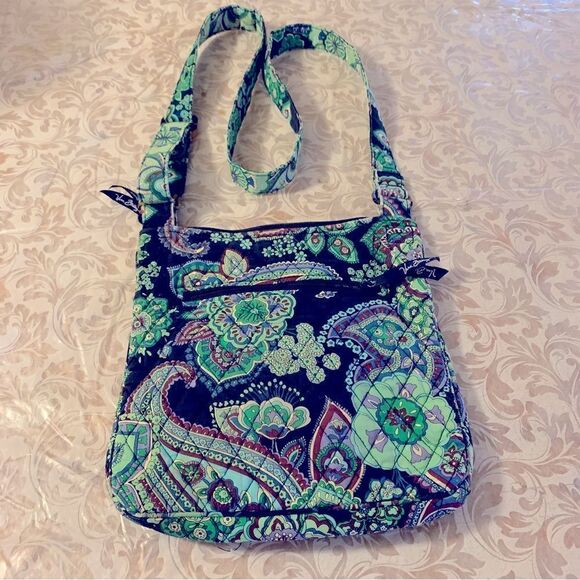 Vera Bradley ‘Rhapsody’ Crossbody Handbag Zipper Closure Gorgeous - Picture 5 of 6